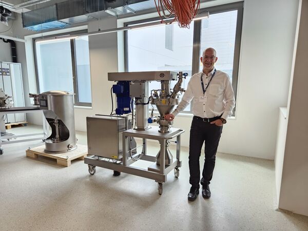 Michael Bartsch from Hosokawa Alpine at ZSW